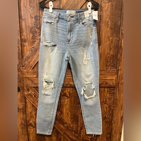 Abercrombie & Fitch Denim - Abercrombie and fitch NWT women's super skinny‎ ankle distressed blue jeans sz 8